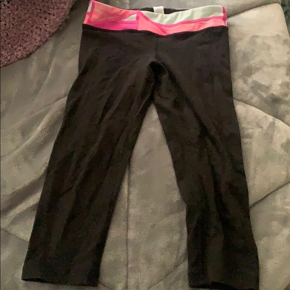 ivivva capris - Picture 1 of 3
